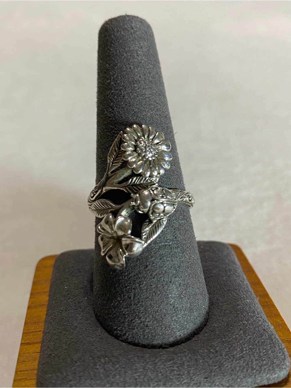 Sarda Ladybug and Floral .925 Sterling Silver Ring - Size 9